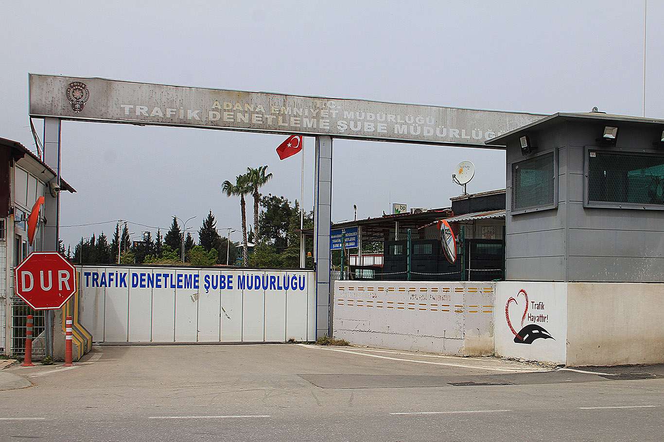 Adana Trafik Denetleme Şube Müdürü Şahin: Önceliğimiz can ve mal güvenliğini sağlamaktır Adana Trafik Denetleme Şube Müdürü Şahin: Önceliğimiz can ve mal güvenliğini sağlamaktır